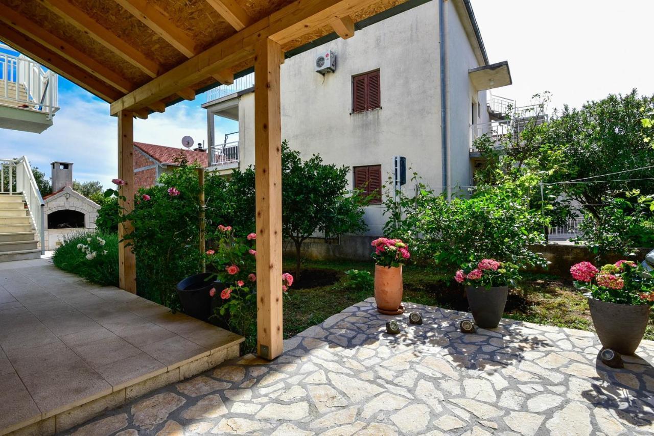 Holiday Apartments Zora Оребич Екстер'єр фото